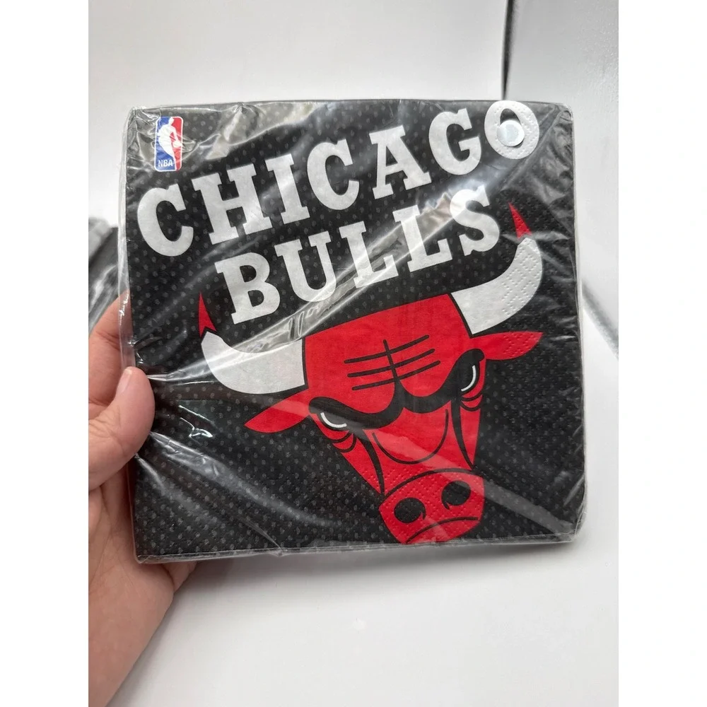 Chicago Bulls NBA Party Supplies Set 35 Paper Plates and 32 Luncheon Napkins